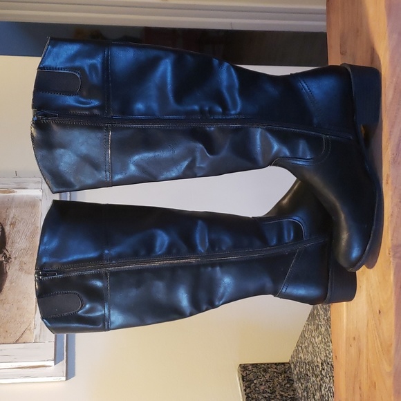 St John's Bay Boot - Picture 11 of 15